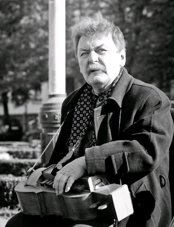 З лірою. Рівне, 2014 рік